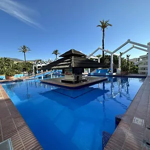 https://apartamento-de-lujo-primera-linea-de-benalmadena.1costadelsol.com