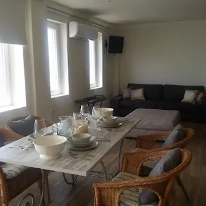 https://estudio-deluxe-playa-de-la-victoria.es-andalucia.com